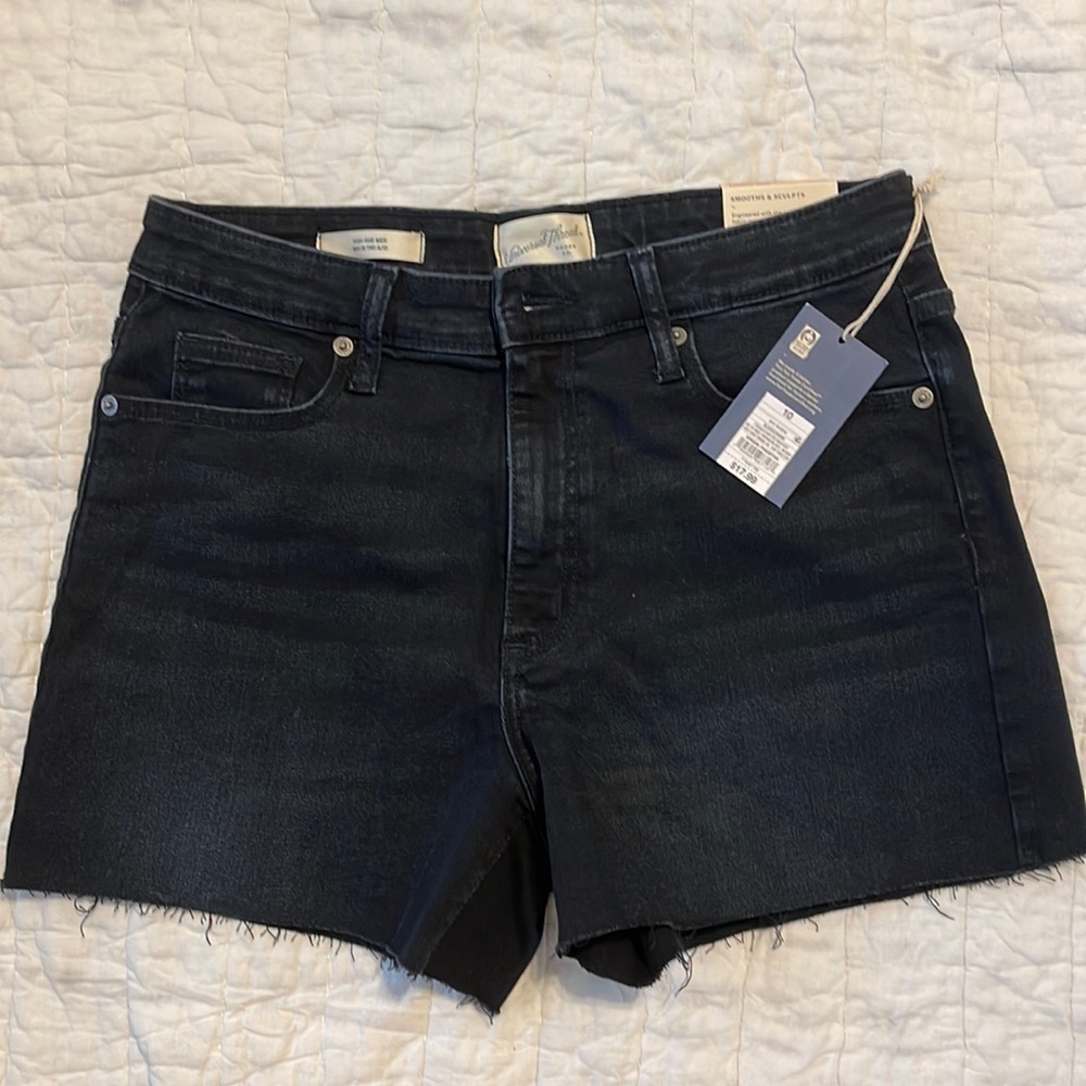 Universal Thread Shorts